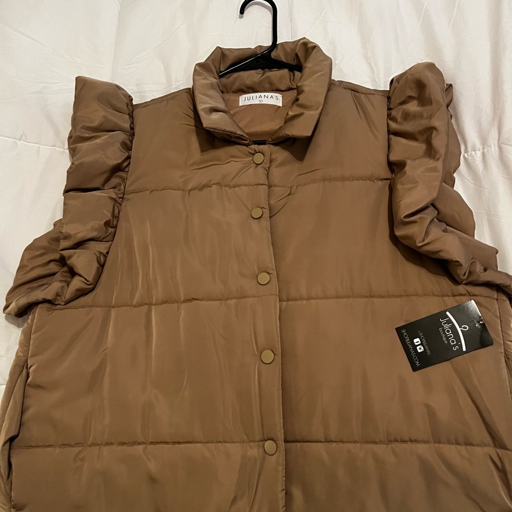 Puffer sleeve vest size L